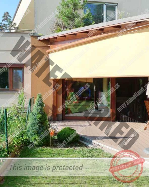 Fasádna markíza Ghibli I