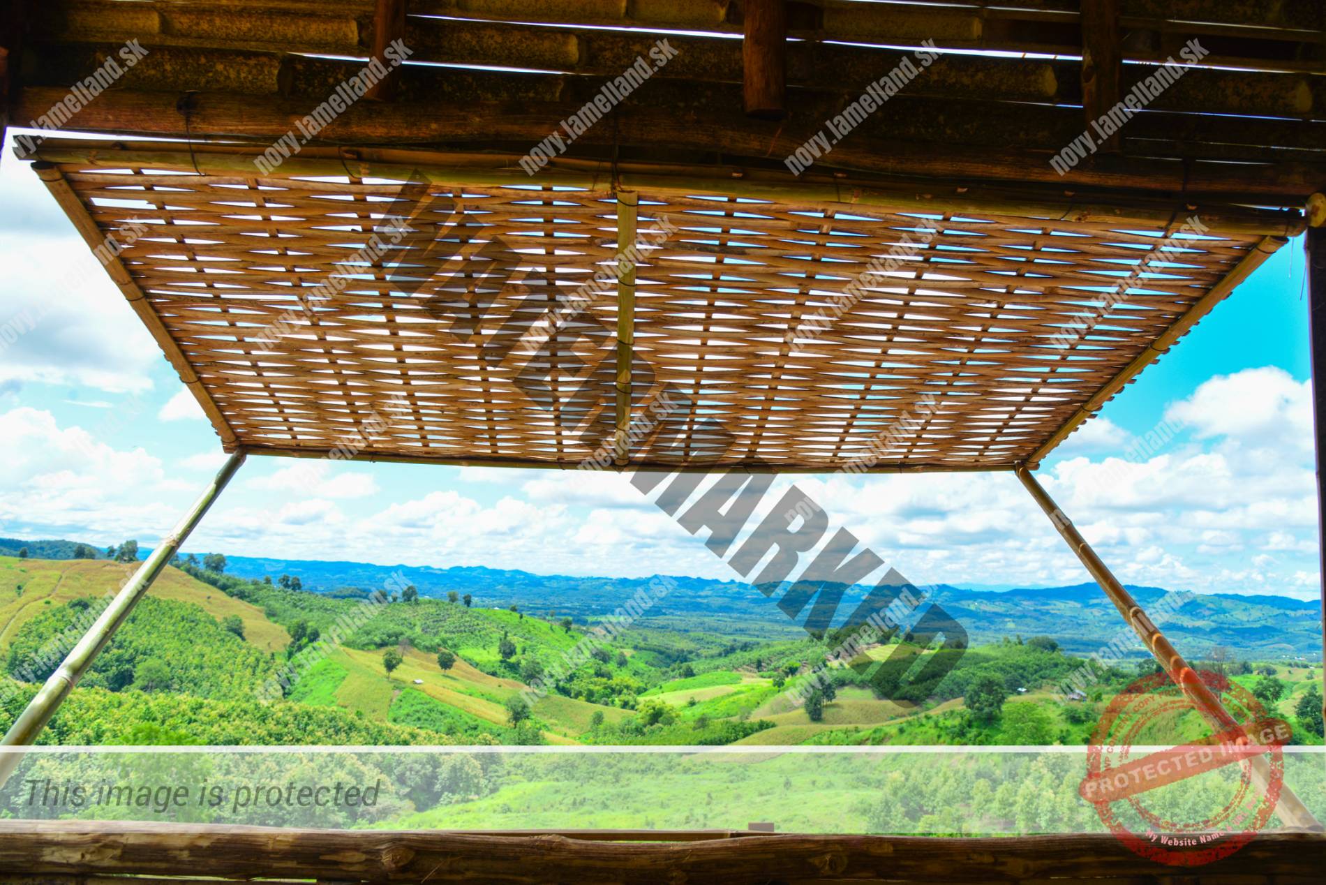 Okenny kryt z bambusu